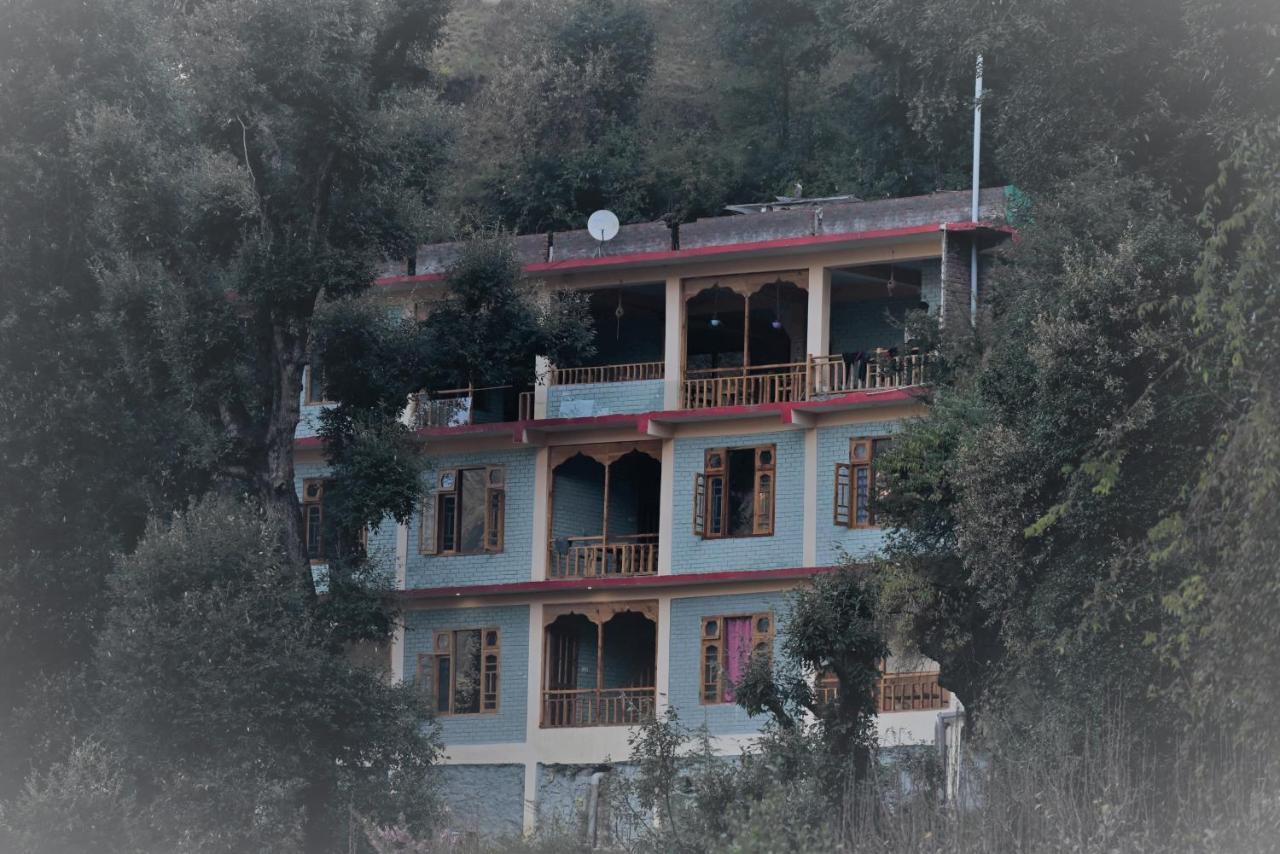 Mozo Inn&Cafe Jibhi Banjār Екстериор снимка