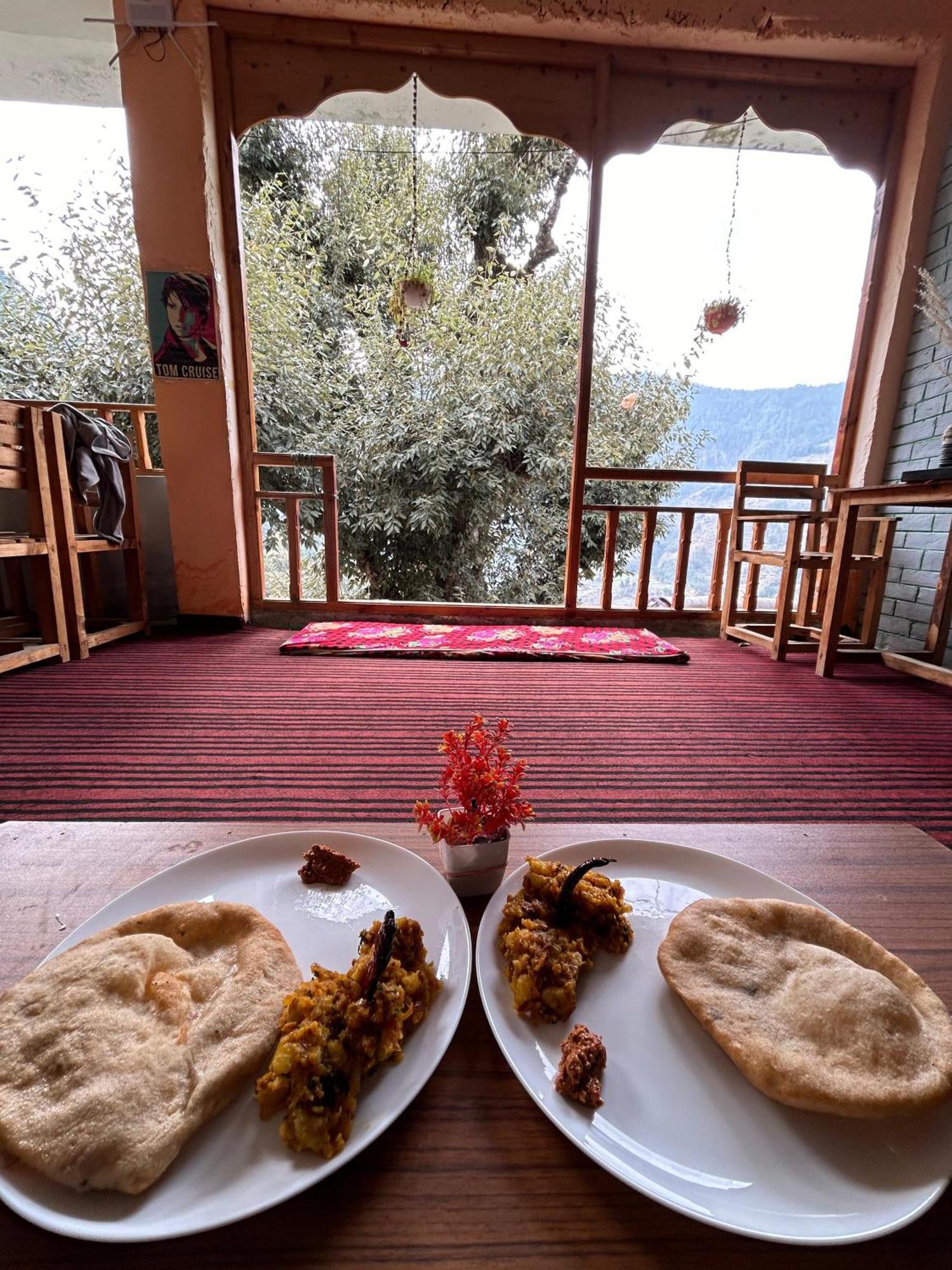 Mozo Inn&Cafe Jibhi Banjār Екстериор снимка